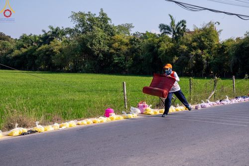 ภาพ No.117988:V.17 สำเร็จๆ การเตรียมงาน เก็บงาน การรับบุญของเจ้าหน้าที่หน่วยงานต่างๆ เพื่อโครงการธรรมยาตรา กตัญญูบูชามหาปูชนียาจารย์ พระมงคลเทพมุนี (สด จนฺทสโร) พระผู้ปราบมาร อนุสรณ์สถาน 7 แห่ง ปีที่ 12 ระหว่างวันที่ 2 - 31 มกราคม พ.ศ.2567