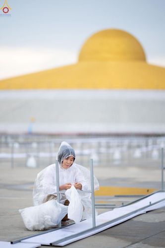 ภาพ No.225298:วันที่ 20 - 27 เมษายน พ.ศ. 2568 "ภาพแห่งความปลื้มที่ไม่มีวันจบ" คณะสงฆ์สามเณร เจ้าหน้าที่ และสาธุชน ร่วมแรงร่วมใจกันเตรียมงานและเก็บงาน เพื่อวันคุ้มครองโลก พิธีถวายมหาสังฆทานคณะสงฆ์ 40,000 กว่าวัดทั่วประเทศ