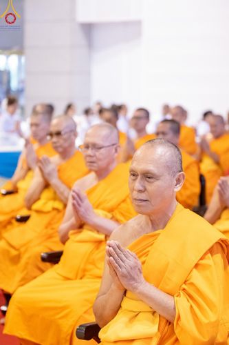 ภาพ No.160366:พิธีทอดผ้าป่าสมทบกฐินวัดพระธรรมกาย และสมทบกฐิน 30,000 วัดทั่วไทย ครั้งที่ 3 ณ สภาธรรมกายสากล วัดพระธรรมกาย วันพฤหัสบดีที่ 10 ตุลาคม พ.ศ. 2567