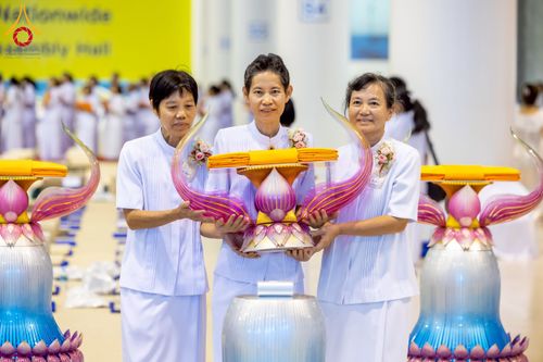 ภาพ No.215632:วันอาทิตย์ต้นเดือนที่ 6 เมษายน พ.ศ. 2568 ขบวนอัญเชิญผ้าป่าสมทบ มหาสังฆทาน 40,000 กว่าวัดทั่วประเทศ ณ สภาธรรมกายสากล วัดพระธรรมกาย