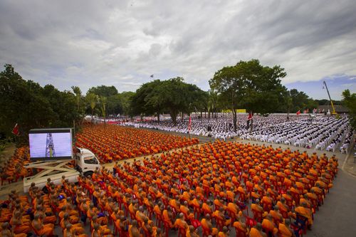 ภาพ No.2950:พิธีตอกเสาเข็มอาคารคุณยายอาจารย์ฯ “หนึ่งไม่มีสอง”