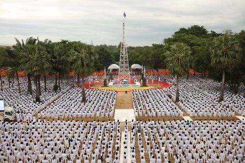 ภาพ No.2953:พิธีตอกเสาเข็มอาคารคุณยายอาจารย์ฯ “หนึ่งไม่มีสอง”