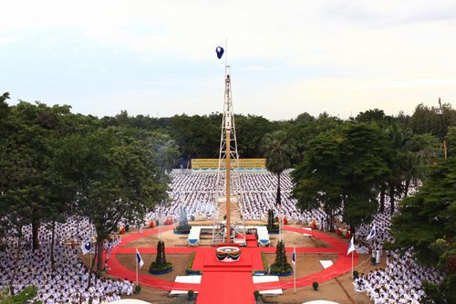 ภาพ No.2956:พิธีตอกเสาเข็มอาคารคุณยายอาจารย์ฯ “หนึ่งไม่มีสอง”