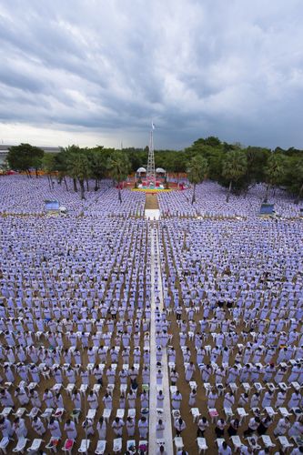 ภาพ No.2958:พิธีตอกเสาเข็มอาคารคุณยายอาจารย์ฯ “หนึ่งไม่มีสอง”