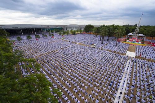 ภาพ No.2966:พิธีตอกเสาเข็มอาคารคุณยายอาจารย์ฯ “หนึ่งไม่มีสอง”