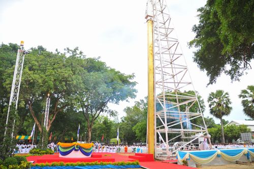 ภาพ No.2993:พิธีตอกเสาเข็มอาคารคุณยายอาจารย์ฯ “หนึ่งไม่มีสอง”