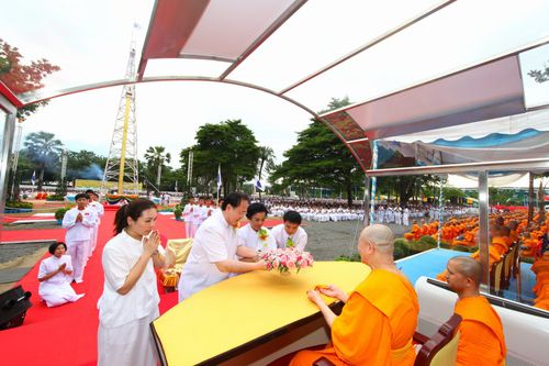 ภาพ No.3035:พิธีตอกเสาเข็มอาคารคุณยายอาจารย์ฯ “หนึ่งไม่มีสอง”