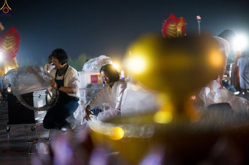 ภาพ No.306649:ภาพเบื้องหลังอาสาสมัครรวมใจ ชุดที่ 5 ในโครงการธรรมยาตรา กตัญญูบูชา มหาปูชนียาจารย์ พระมงคลเทพมุนี(สด จนฺทสโร) พระผู้ปราบมาร อนุสรณ์สถาน 7 แห่ง ปีที่ 14