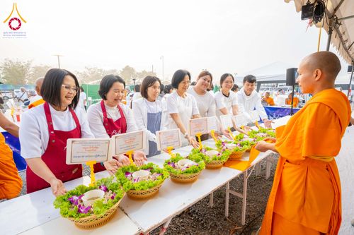 ภาพ No.299211:วันที่ 21 มกราคม พ.ศ. 2569 พิธีถวายภัตตาหารเป็นสังฆทาน แด่พระธรรมยาตรา ณ อนุสรณ์สถานบางปลา วัดบางปลา อำเภอบางเลน จังหวัดนครปฐม ในโครงการธรรมยาตรา กตัญญูบูชา มหาปูชนียาจารย์ พระมงคลเทพมุนี(สด จนฺทสโร) พระผู้ปราบมาร อนุสรณ์สถาน 7 แห่ง ปีที่ 14