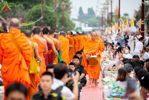 ภาพ No.310882:วันอาทิตย์ที่ 22 กุมภาพันธ์ พ.ศ. 2569 พิธีตักบาตรเเด่คณะพระภิกษุสงฆ์ 1,111 รูป จังหวัดน่าน หนึ่งในโครงการตักบาตรพระ 2,000,000 รูป 77 จังหวัดทั่วไทย ในวาระอันเป็นมงคลยิ่ง ครบรอบ 744 ปี นครน่าน สืบสานศรัทธา ทำบุญใหญ่ของเมืองน่าน ณ ข่วงเมือง วัดภูมินทร์ อำเ