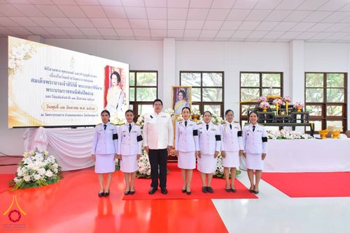 ภาพ No.344316:วันที่ 12 สิงหาคม พ.ศ. 2569  พสกนิกรชาวอำเภอคลองหลวง พร้อมใจร่วมพิธีสวดพระพุทธมนต์และทำบุญตักบาตรถวายพระราชกุศล เนื่องในวันคล้ายวันพระราชสมภพ สมเด็จพระบรมราชชนนีพันปีหลวง และวันแม่แห่งชาติ 12 สิงหาคม 2569