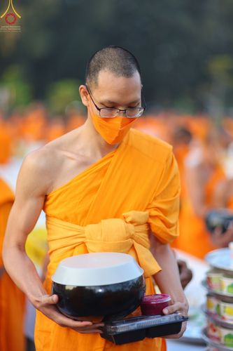 ภาพ No.71537:พิธีถวายภัตตาหารเป็นสังฆทาน แด่คณะพระธรรมยาตราฯ ในโครงการธรรมยาตรากตัญญูบูชา มหาปูชนียาจารย์ พระมงคลเทพมุนี(สด จนฺทสโร) พระผู้ปราบมาร อนุสรณ์สถาน 7 แห่ง ปีที่ 11 วันที่ 16 มกราคม พ.ศ. 2566
