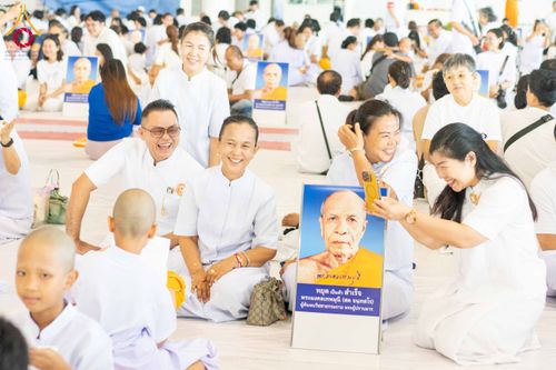 ภาพ No.319465:วันเสาร์ที่ 4 เมษายน พ.ศ.2569 พิธีขอขมา มอบผ้าไตร และถวายบาตรแด่นาคธรรมทายาท ในโครงการบรรพชาสามเณรฟื้นฟูพระพุทธศาสนาทั่วไทย โครงการหน่อแก้วเปรียญธรรม รุ่นที่ 14 โครงการสามเณรยุวธรรมทายาท รุ่นที่ 34 โครงการสามเณรมัชฌิมธรรมทายาท รุ่นที่ 30 ณ สภาธรรมกายสากล