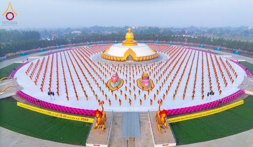 ภาพ No.299867:วันที่ 19 มกราคม พ.ศ.2569 พระธรรมยาตราปฏิบัติธรรมและถ่ายภาพหมู่ประวัติศาสตร์ ณ อนุสรณ์สถานลำดับที่ 5 สถานที่เผยแผ่วิชชาธรรมกายครั้งแรก  อนุสรณ์สถานบางปลาวัดบางปลา อ.บางเลน จ.นครปฐม ในโครงการธรรมยาตรา กตัญญูบูชา มหาปูชนียาจารย์ พระมงคลเทพมุนี(สด จนฺทสโร) 