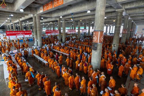 ภาพ No.323527:วันที่ 22 เมษายน พ.ศ.2569(วันคุ้มครองโลก) งานถวายมหาสังฆทาน 40,000 กว่าวัดทั่วประเทศ การเดินทางเข้าวัด , การต้อนรับปฏิสันถารพระสังฆาธิการ  ,  การจัดเตรียมภัตตาหาร , การลงทะเบียน
