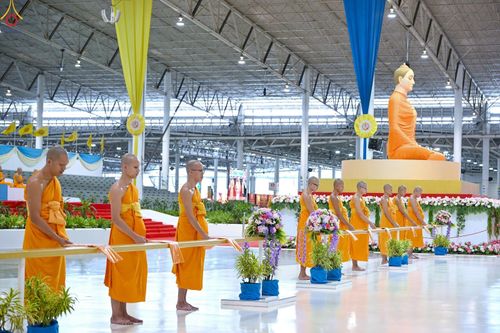 ภาพ No.345704:วันพฤหัสบดีที่ 27 สิงหาคม พ.ศ.2569 พิธีทอดผ้าป่าเพื่อถวายอุปกรณ์สื่อโสตทัศน์ อาคาร 82 ปี หลวงพ่อธัมมชโย พิธีทอดผ้าป่าสมทบกฐินวัดพระธรรมกาย และสมทบกฐิน 30,000 กว่าวัดทั่วไทย ครั้งที่ 1 ประจำปี พุทธศักราช 2569 ณ วัดพระธรรมกาย ปทุมธานี