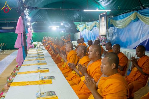 ภาพ No.300200:วันที่ 22 มกราคม พ.ศ. 2569 พิธีถวายภัตตาหารเป็นสังฆทาน แด่พระธรรมยาตรา ณ อนุสรณ์สถานบางปลา วัดบางปลา อำเภอบางเลน จังหวัดนครปฐม ในโครงการธรรมยาตรา กตัญญูบูชา มหาปูชนียาจารย์ พระมงคลเทพมุนี(สด จนฺทสโร) พระผู้ปราบมาร อนุสรณ์สถาน 7 แห่ง ปีที่ 14