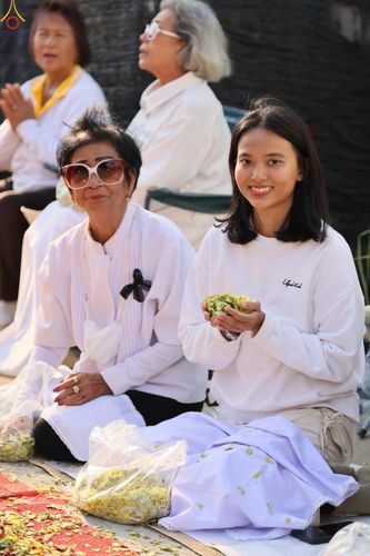 ภาพ No.294963:วันที่ 14 มกราคม พ.ศ. 2569 พิธีต้อนรับพระธรรมยาตรา อนุสรณ์สถานลำดับที่ 4  สถานที่เกิดด้วยกายธรรม ณ วัดโบสถ์บน ต.บางคูเวียง จ.นนทบุรี ในโครงการธรรมยาตรา กตัญญูบูชา มหาปูชนียาจารย์ พระมงคลเทพมุนี(สด จนฺทสโร) พระผู้ปราบมาร อนุสรณ์สถาน 7 แห่ง ปีที่ 14