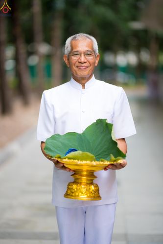 ภาพ No.330492:วันที่ 30 พฤษภาคม พ.ศ.2569 พิธีตัดปอยผมและปลงผม อุบาสกอุปสมบทอุทิศชีวิต 11 ท่าน (ภาพชุดที่ 2) ณ โบสถ์พระไตรปิฎก วัดพระธรรมกาย จังหวัดปทุมธานี