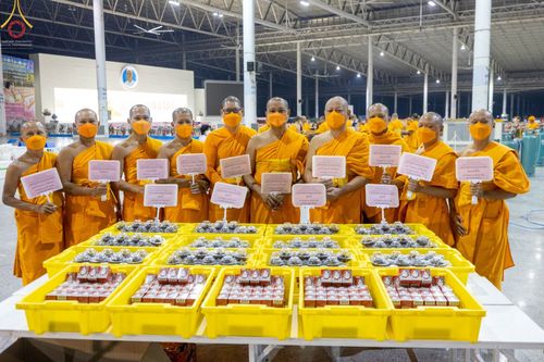 ภาพ No.75110:พิธีถวายภัตตาหารเป็นสังฆทาน แด่คณะพระธรรมยาตราฯ ในโครงการธรรมยาตรากตัญญูบูชา มหาปูชนียาจารย์ พระมงคลเทพมุนี(สด จนฺทสโร) พระผู้ปราบมาร อนุสรณ์สถาน 7 แห่ง ปีที่ 11 วันที่ 31 มกราคม พ.ศ. 2566