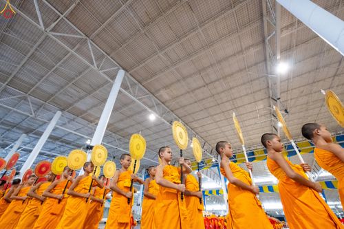 ภาพ No.338923:วันอาทิตย์ที่ 12 กรกฎาคม พ.ศ.2569 พิธีมุทิตาผู้สอบได้เปรียญธรรม ประโยค 1-2 ถึง ป.ธ.9 และ บ.ศ.1-2 ถึง บ.ศ.6 สำนักศาสนศึกษาวัดพระธรรมกาย ประจำปี 2569, พิธีมอบตราตั้งแต่งตั้งอาจารย์ใหญ่ สำนักศาสนศึกษาวัดพระธรรมกาย