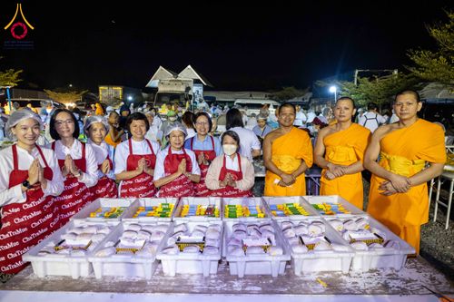 ภาพ No.295457:วันที่ 16 มกราคม พ.ศ. 2569 พิธีถวายภัตตาหารเป็นสังฆทาน แด่พระธรรมยาตรา ณ วัดโบสถ์บน ต.บางคูเวียง จ.นนทบุรี อนุสรณ์สถานลำดับที่ 4 สถานที่เกิดด้วยกายธรรม ในโครงการธรรมยาตรา กตัญญูบูชา มหาปูชนียาจารย์ พระมงคลเทพมุนี(สด จนฺทสโร) พระผู้ปราบมาร อนุสรณ์สถาน 7 แ