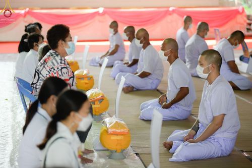 ภาพ No.65485:พิธีขอขมามอบผ้าไตร นาคธรรมทายาท ในโครงการอุปสมบทบูชาธรรม มหาปูชนียาจารย์ประจำปี 2565 ณ ศูนย์อบรมเยาวชนผาสุกวนิช จ.ราชบุรี วันที่ 19 พฤศจิกายน พ.ศ. 2565