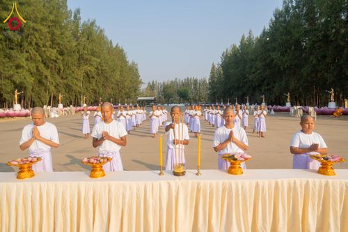 ภาพ No.318709:วันที่ 29 มีนาคม พ.ศ. 2569 พิธีเวียนประทักษิณ มอบผ้าไตร บรรพชาสามเณร  ณ ศูนย์อบรมเยาวชนกาญบุรี