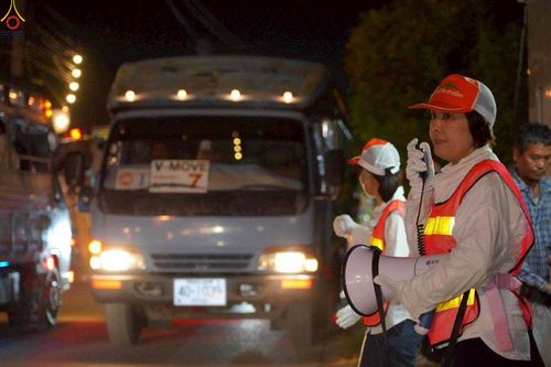 ภาพ No.300681:ภาพเบื้องหลังอาสาสมัครรวมใจ ชุดที่ 3 ในโครงการธรรมยาตรา กตัญญูบูชา มหาปูชนียาจารย์ พระมงคลเทพมุนี(สด จนฺทสโร) พระผู้ปราบมาร อนุสรณ์สถาน 7 แห่ง ปีที่ 14