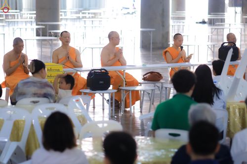 ภาพ No.322702:วันที่ 15-18 เมษายน พ.ศ.2569 การเเตรียมโต๊ะฉัน , เตรียมจุดพักค้าง , เรียงเก้าอี้ , เรียงกล่องไทยธรรม  เพื่องานถวายมหาสังฆทาน 40,000 กว่าวัดทั่วประเทศ วันคุ้มครองโลก 22 เมษายน พ.ศ.2569 วัดพระธรรมกาย