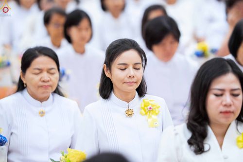 ภาพ No.343541:วันที่ 16 สิงหาคม พ.ศ.2569 พิธีถวายคิลานเภสัช และอุปกรณ์ทางการแพทย์ ณ ห้องแก้วสารพัดนึก2 วัดพระธรรมกาย