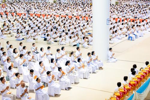 ภาพ No.332547:วันอาทิตย์ต้นเดือนที่ 7 มิถุนายน พ.ศ.2569 พิธีมุทิตาพระอุบาสก และพระมหาเปรียญธรรม อุปสมบทอุทิศชีวิต ณ ห้องแก้วสารพัดนึก 1 วัดพระธรรมกาย