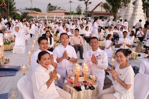 ภาพ No.294050:วันที่ 13 มกราคม พ.ศ. 2569 พิธีจุดประทีปถวายเป็นพุทธบูชา และบูชาธรรมมหาปูชนียาจารย์  (ภาพชุดที่ 2) ณ วัดสองพี่น้อง ต.ต้นตาล อ.สองพี่น้อง จ.สุพรรณบุรี ในโครงการธรรมยาตรา กตัญญูบูชา มหาปูชนียาจารย์ พระมงคลเทพมุนี(สด จนฺทสโร) พระผู้ปราบมาร อนุสรณ์สถาน 7 แห่