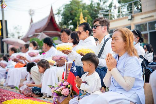 ภาพ No.294997:วันที่ 14 มกราคม พ.ศ. 2569 พิธีต้อนรับพระธรรมยาตรา อนุสรณ์สถานลำดับที่ 4  สถานที่เกิดด้วยกายธรรม ณ วัดโบสถ์บน ต.บางคูเวียง จ.นนทบุรี ในโครงการธรรมยาตรา กตัญญูบูชา มหาปูชนียาจารย์ พระมงคลเทพมุนี(สด จนฺทสโร) พระผู้ปราบมาร อนุสรณ์สถาน 7 แห่ง ปีที่ 14