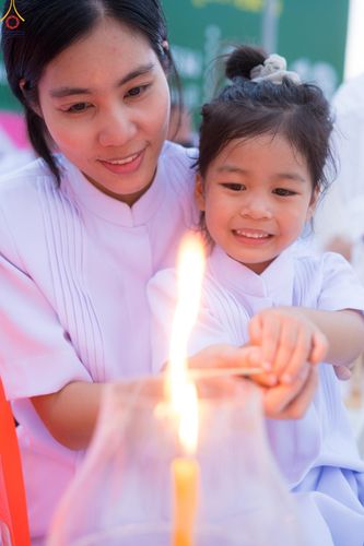 ภาพ No.297067:วันที่ 17 มกราคม พ.ศ. 2569 พิธีจุดประทีปถวายเป็นพุทธบูชา และบูชาธรรมมหาปูชนียาจารย์ (ภาพชุดที่ 2) ณ วัดโบสถ์บน ต.บางคูเวียง จ.นนทบุรี อนุสรณ์สถานลำดับที่ 4 สถานที่เกิดด้วยกายธรรม ในโครงการธรรมยาตรา กตัญญูบูชา มหาปูชนียาจารย์ พระมงคลเทพมุนี(สด จนฺทสโร) พร