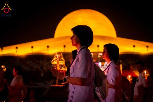 ภาพ No.312338:วันอังคารที่ 3 มีนาคม พ.ศ.2569 พิธีเวียนประทักษิณและจุดมาฆประทีป (ภาพชุดที่ 2) ณ ลานธรรมพระมหาธรรมกายเจดีย์ วัดพระธรรมกาย