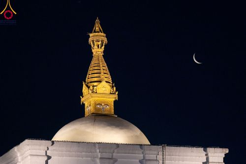 ภาพ No.314045:วันจันทร์ที่ 16 มีนาคม พ.ศ. 2569 พิธีเวียนเทียนประทักษิณ และพิธีบรรพชาสามเณร 500 รูป ณ วิหารมายาเทวี ประเทศเนปาล