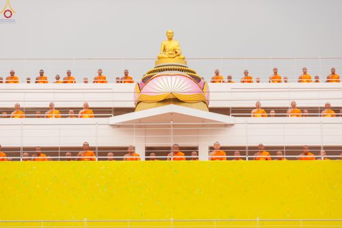 ภาพ No.300021:วันที่ 22 มกราคม พ.ศ.2569 พระธรรมยาตราปฏิบัติธรรม และถ่ายภาพหมู่ประวัติศาสตร์ ณ อาคารธรรมยาตรา กตัญญูบูชามหาปูชนียาจารย์  ตรงข้ามวัดปากน้ำภาษีเจริญ จ.กรุงเทพมหานคร ในโครงการธรรมยาตรา กตัญญูบูชา มหาปูชนียาจารย์ พระมงคลเทพมุนี(สด จนฺทสโร) พระผู้ปราบมาร อนุ