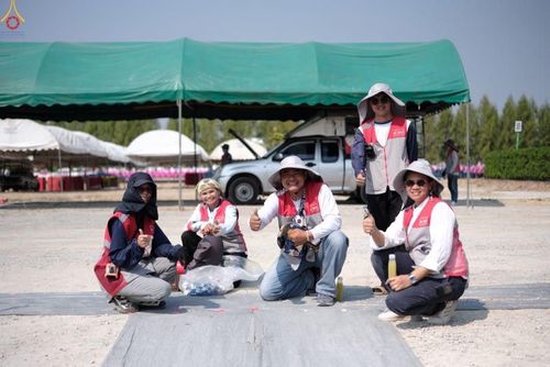 ภาพ No.301544:ภาพเบื้องหลังอาสาสมัครรวมใจ ชุดที่ 4 ในโครงการธรรมยาตรา กตัญญูบูชา มหาปูชนียาจารย์ พระมงคลเทพมุนี(สด จนฺทสโร) พระผู้ปราบมาร อนุสรณ์สถาน 7 แห่ง ปีที่ 14