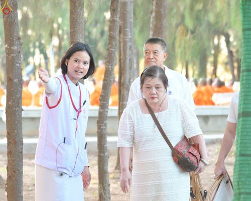 ภาพ No.301426:ภาพเบื้องหลังอาสาสมัครรวมใจ ชุดที่ 4 ในโครงการธรรมยาตรา กตัญญูบูชา มหาปูชนียาจารย์ พระมงคลเทพมุนี(สด จนฺทสโร) พระผู้ปราบมาร อนุสรณ์สถาน 7 แห่ง ปีที่ 14