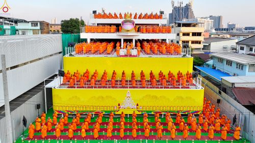 ภาพ No.302826:วันที่ 24 มกราคม พ.ศ. 2569 พิธีจุดประทีปธรรมถวายเป็นพุทธบูชา  และบูชาธรรมมหาปูชนียาจารย์  ณ อาคารธรรมยาตรา กตัญญูบูชามหาปูชนียาจารย์  ตรงข้ามวัดปากน้ำภาษีเจริญ จ.กรุงเทพมหานคร ในโครงการธรรมยาตรา กตัญญูบูชา มหาปูชนียาจารย์ พระมงคลเทพมุนี(สด จนฺทสโร) พระผู