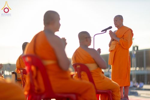 ภาพ No.285299:วันจันทร์ที่ 15 ธันวาคม พ.ศ.2568  บันทึกภาพหมู่ประวัติศาสตร์ โครงการบรรพชาอุปสมบทหมู่  รุ่นบูชาธรรมมหาปูชนียาจารย์ ประจำปี 2568 ณ ลานธรรมมหาธรรมกายเจดีย์ วัดพระธรรมกาย