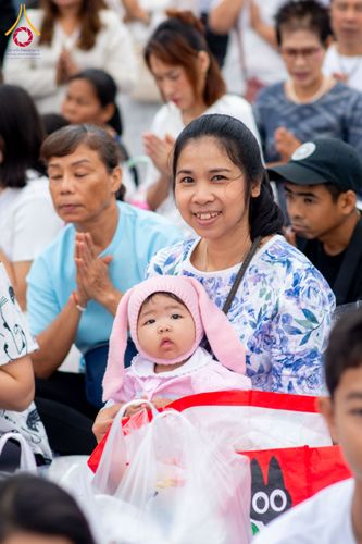 ภาพ No.284660:วันอาทิตย์ที่ 14 ธันวาคม พ.ศ.2568  พิธีทำบุญเมืองสุราษฎร์ธานี 110ปี และพิธีตักบาตรพระสงฆ์ 1,110 รูป  ณ บริเวณริมน้ำวัดกลาง (เก่า) ถนนบ้านดอน ตำบลตลาดใหม่ อำเภอเมือง จังหวัดสุราษฎร์ธานี