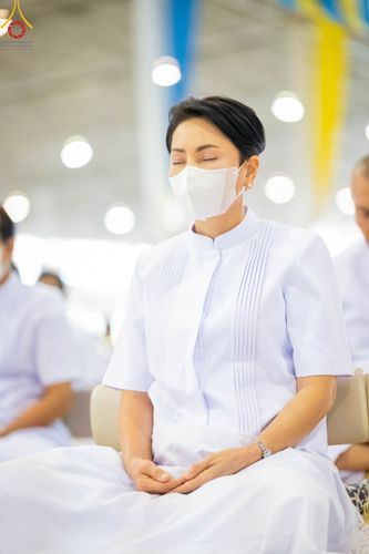 ภาพ No.105474:พิธีปฏิบัติธรรมและพิธีบูชาข้าวพระ ในวันจันทร์ที่ 1 มกราคม พ.ศ. 2567 ณ สภาธรรมกายสากล วัดพระธรรมกาย