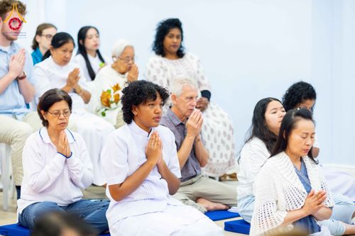 ภาพ No.313226:วันอาทิตย์ที่ 8 มีนาคม พ.ศ. 2569 พิธีสมโภชรูปเหมือนพระมงคลเทพมุนี (สด จนฺทสโร) และพิธีทอดผ้าป่าสามัคคีเพื่อสร้างวิหารพระมงคลเทพมุนี ณ วัดพุทธเคปทาวน์ ประเทศแอฟริกาใต้