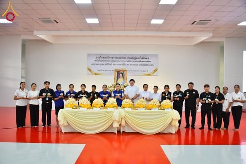 ภาพ No.327570:วันศุกร์ที่ 1 พฤษภาคม พ.ศ. 2569 รวมใจพสกนิกรชาวอำเภอคลองหลวง ประดิษฐ์ดอกไม้จันทน์ เพื่อใช้ในพิธีถวายดอกไม้จันทน์ในงานพระราชพิธีถวายพระเพลิงพระบรมศพ สมเด็จพระนางเจ้าสิริกิติ์ พระบรมราชินีนาถ พระบรมราชชนนีพันปีหลวง ณ วัดพระธรรมกาย