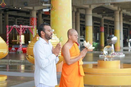 ภาพ No.345168:วันที่ 7 - 19 สิงหาคม พ.ศ.2569 ต้อนรับชาวต่างชาติเยี่ยมชมวัดพระธรรมกาย