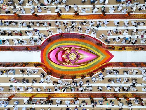 ภาพ No.69103:พิธีต้อนรับพระธรรมยาตรา ในโครงการธรรมยาตรากตัญญูบูชา มหาปูชนียาจารย์ พระมงคลเทพมุนี(สด จนฺทสโร) พระผู้ปราบมาร อนุสรณ์สถาน 7 แห่ง ปีที่ 11 วันที่ 3 มกราคม พ.ศ. 2566 ณ อนุสรณ์สถานมหาวิหารพระมงคลเทพมุนี จ.สุพรรณบุรี