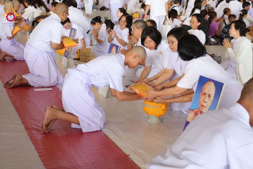 ภาพ No.319486:วันเสาร์ที่ 4 เมษายน พ.ศ.2569 พิธีขอขมา มอบผ้าไตร และถวายบาตรแด่นาคธรรมทายาท ในโครงการบรรพชาสามเณรฟื้นฟูพระพุทธศาสนาทั่วไทย โครงการหน่อแก้วเปรียญธรรม รุ่นที่ 14 โครงการสามเณรยุวธรรมทายาท รุ่นที่ 34 โครงการสามเณรมัชฌิมธรรมทายาท รุ่นที่ 30 ณ สภาธรรมกายสากล