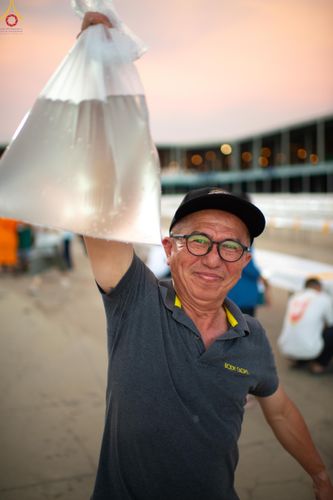 ภาพ No.320459:วันที่ 9 เมษายน พ.ศ.2569 การเตรียมงาน มัดถุงน้ำ ถ่วงขาโต๊ะไทยธรรม เพื่องานถวายมหาสังฆทาน 40,000 กว่าวัดทั่วประเทศ วันคุ้มครองโลก 22 เมษายน พ.ศ.2569 วัดพระธรรมกาย